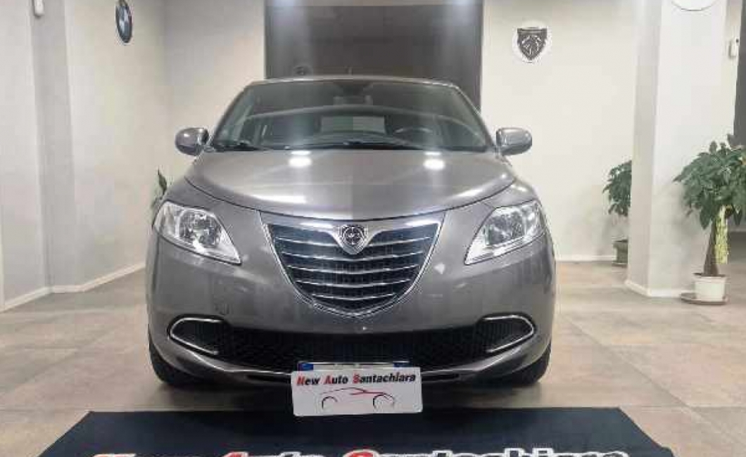 Lancia Ypsil..